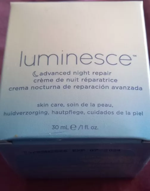 Jeunesse Luminesce® Advanced Night Repair Creme  Exp  07/2024