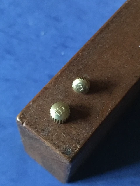 Couronne (crown) Pour Montre Tissot - Diamètre 5,6 Mm - Acier Avec Cache-poussière - Neuve Sans étiquette