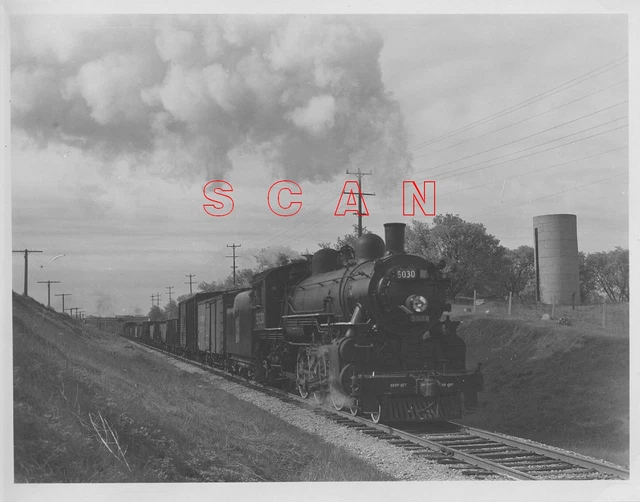 2G830 RP 1940s GRAND TRUNK WESTERN RAILROAD LOCO #5030