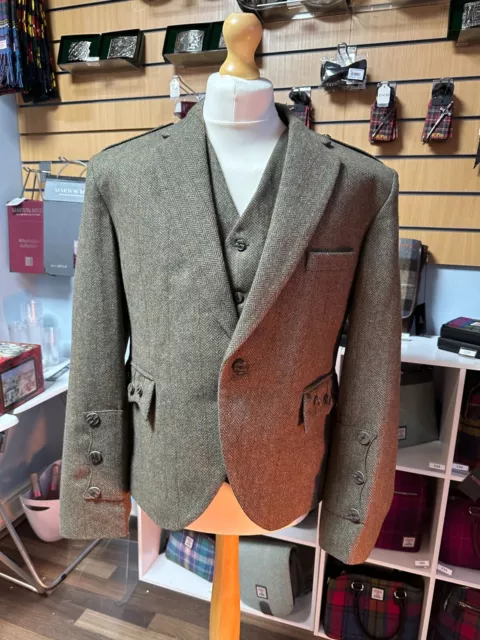 Scottish Taransay Green Tweed Jacket & Waistcoat, brown buttons 42 Reg only £159