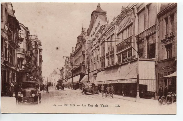 REIMS - Marne - CPA 51 - les rues - rue de Vesle magasin voiture