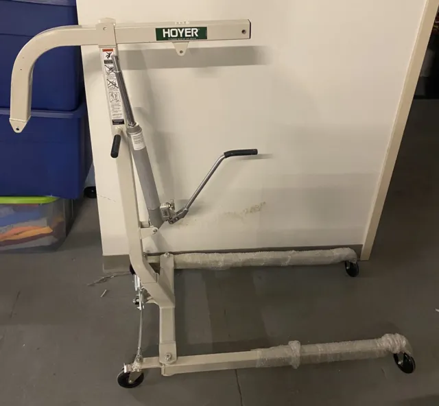 Joerns Hoyer HML400 Classic Manual Patient Lift with Pump Handle