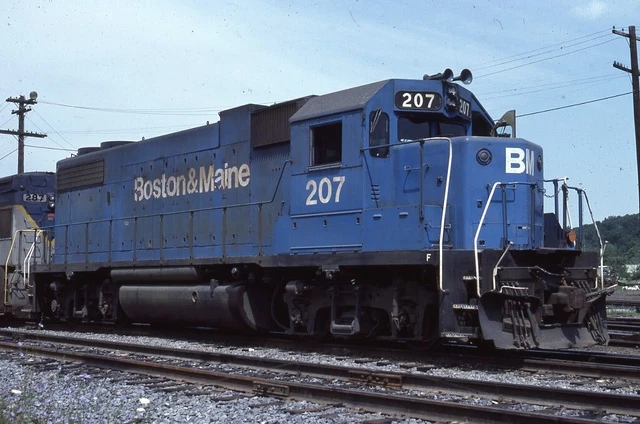 B&M BOSTON AND MAINE Railroad Train Locomotive 207 MECHANICVILLE NY Photo Slide