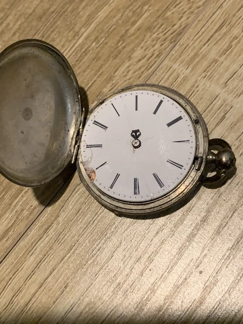 Montre De Poche Moderne à Quartz Avec Chaîne - À Vérifier Ou Pour Pièces - Occasion