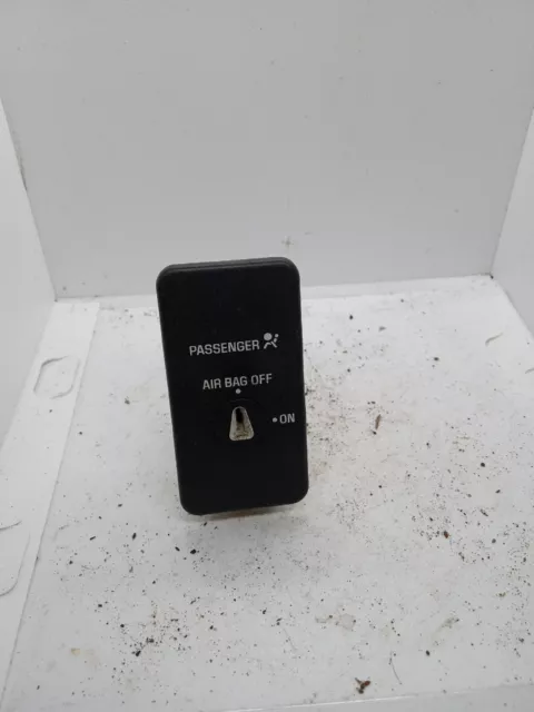 99-06 Silverado Sierra Avalanche Tahoe Yukon 1500 Passenger   Off switch