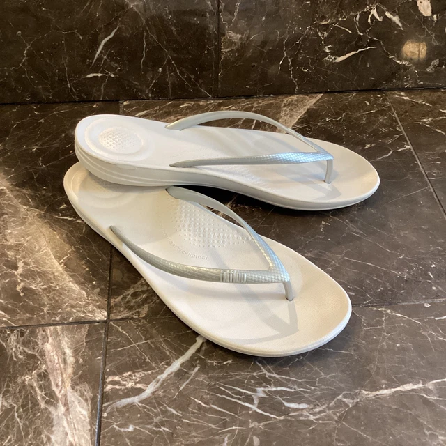 Fitflop Womens P IQUSHION ergonomic flip flops Sandals Thongs Silver Size 11 US