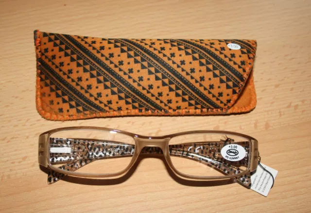 sehr chice Lesebrille, Bügel: Animalprint, pass. Etui, 3,0 Dioptrin