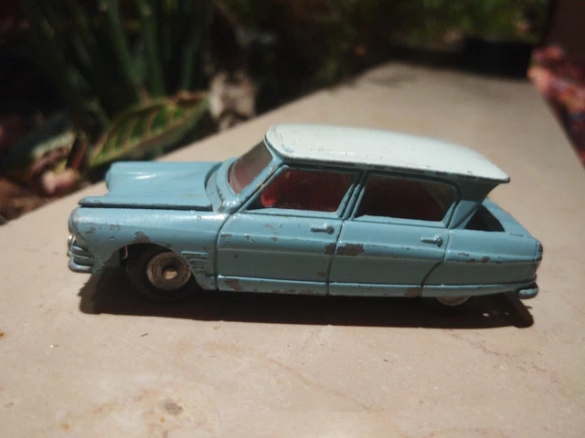 Dinky Toys Citroën Ami 6 - 557 | Dinky Toys France