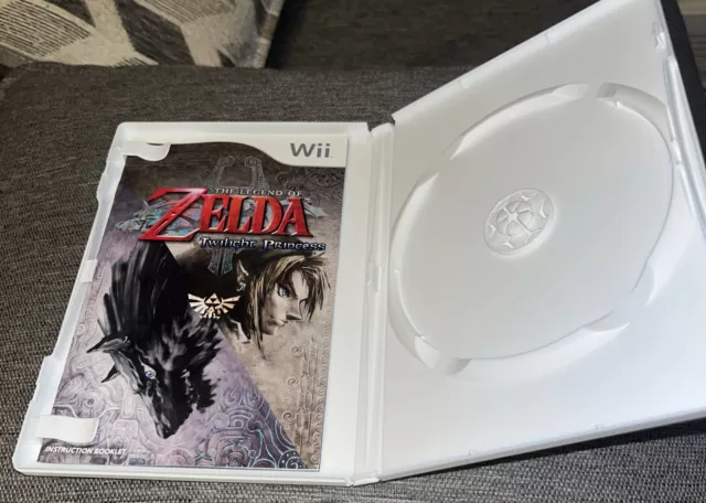 The Legend of Zelda: Twilight Princess (Nintendo Wii, 2006) Case & Manual Only 2
