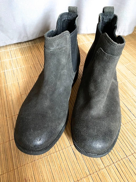 Boots en cuir fourré UGG neuves