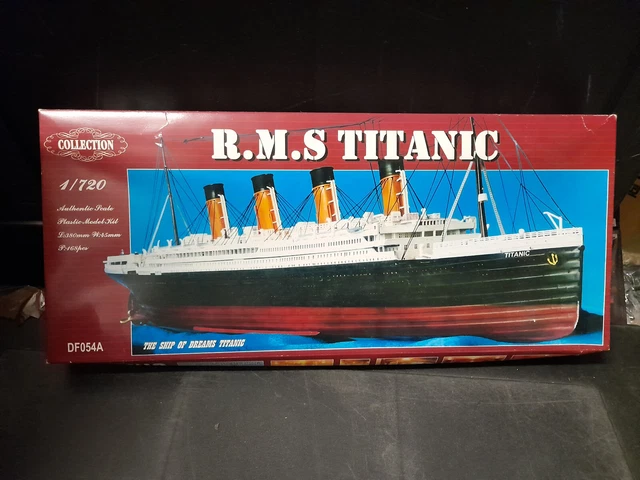 MAQUETTE COLLECTION RMS TITANIC AU 1:720 REF 08M-054 MOTORISE