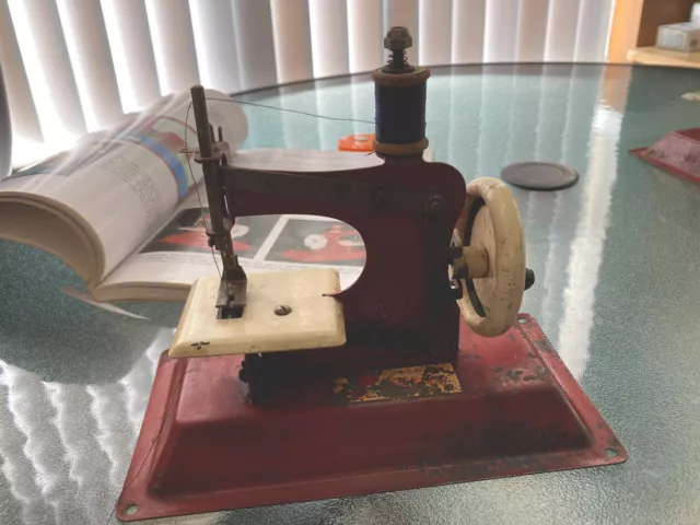 VTG Gateway Engineering Co Junior Model NP-1 Childs Toy Red Sewing Machine
