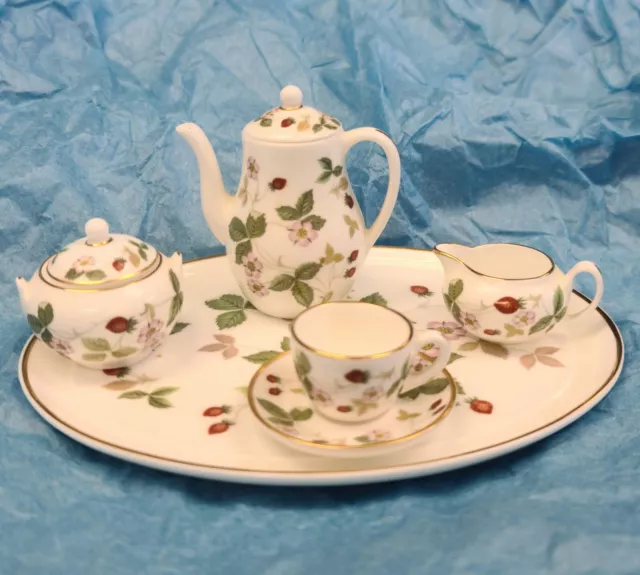 Wedgwood Wild Strawberry 8 Piece Miniature Coffee/Tea Set Made In England