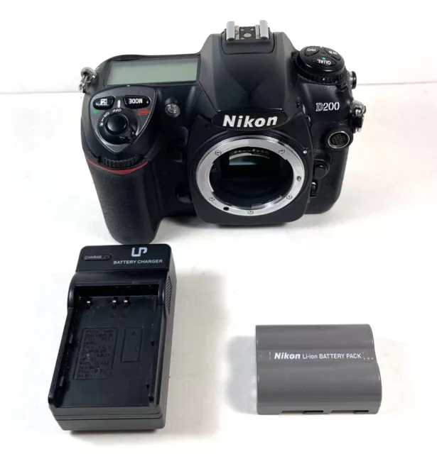 Nikon D200 10.2MP SLR Digital Camera (Body Only) w/ Battery + Charger