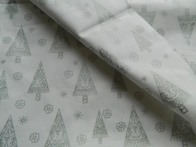 Coupon De Tissu Coton - Motif Chat Gris Avec Pelote Bleue Sur Fond Blanc - 100x75 Cm