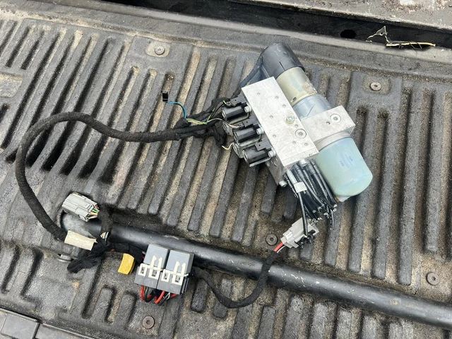 2010-2017 Nissan 370Z Convertible Top Hydraulic Pump/Motor Oem