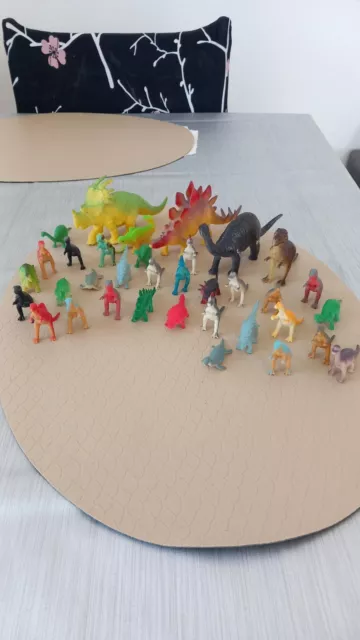 Gros Lot De Figurines Dinosaures En Très Bon Etat