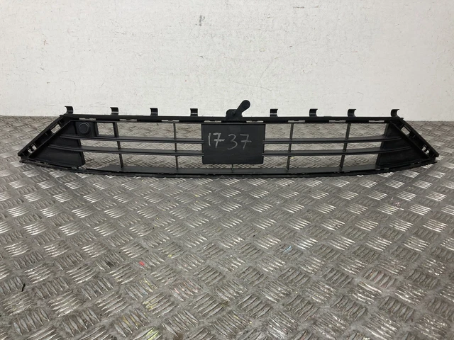 Calandre Inférieure Avant Ford Focus C346 MK3 - F1EB-17K945-AA - Pièce D'Origine