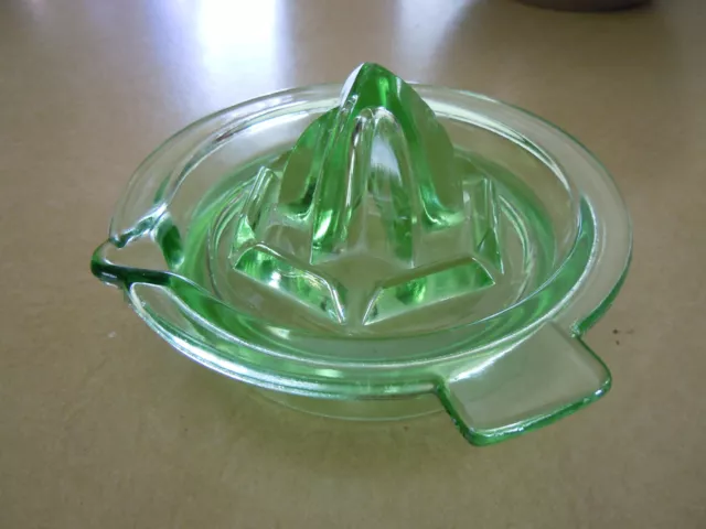 Vintage Green Depression Glass Citrus Juicer / Reamer Vintage Green Depression Glass Citrus Juicer / Reamer