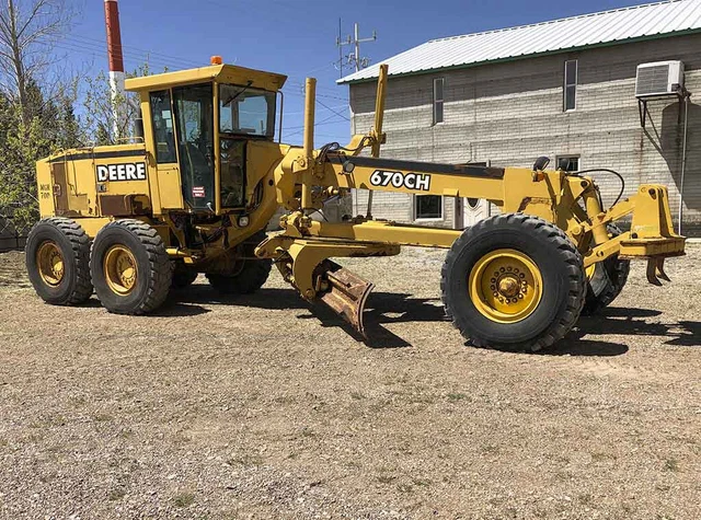 John Deere 670CH Motor Grader