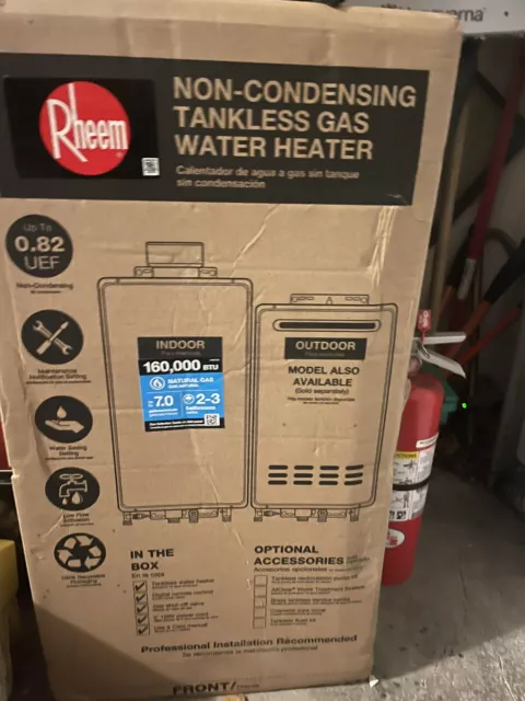 Rheem 7 GPM Indoor Natural Gas Tankless Water Heater RTG-70DVLN