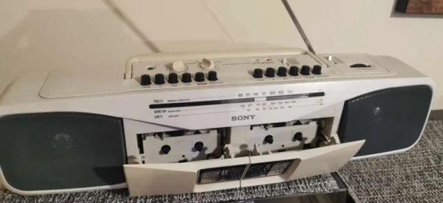 Sony CFS-204 Radio Cassette-Corder Troubleshooting - iFixit