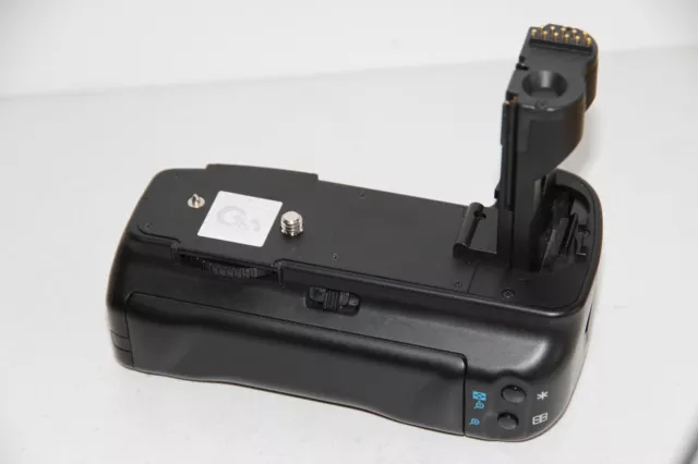 Meike MK-50D Vertical Battery Grip. Inc AA Holder For Canon EOS 20D 30D 40D 50D