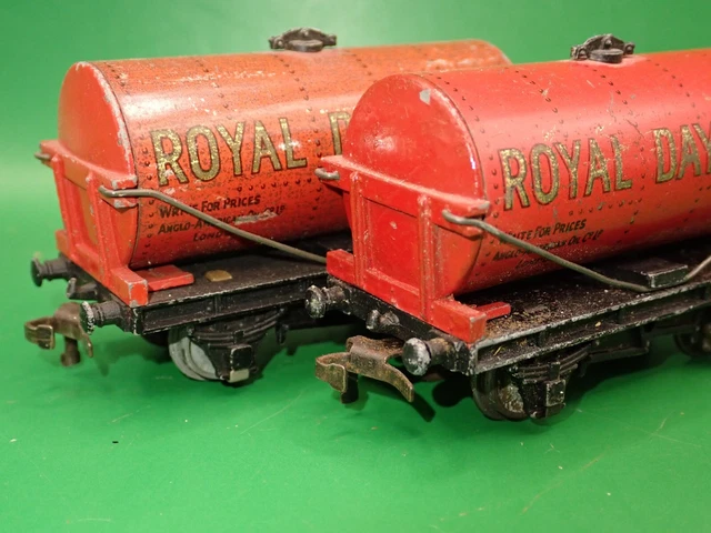 Pair of OO Gauge Hornby Dublo 3 Rail D1 Royal Daylight Tank Wagons  (K61)