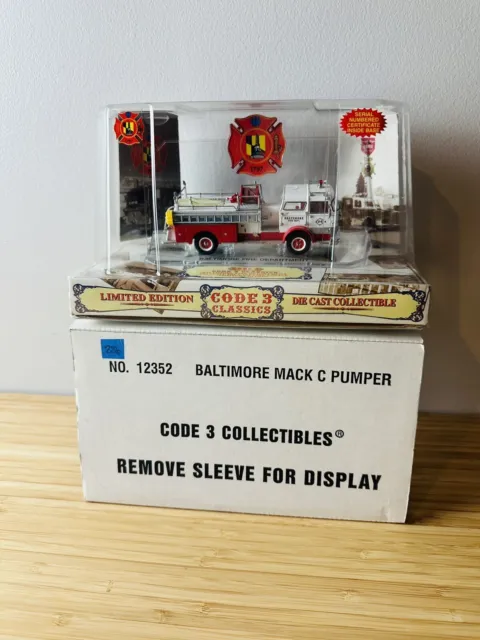 CODE 3 COLLECTIBLES Baltimore Mack C Pumper #12352 New In Box 1:64