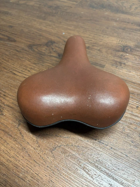 Selle vélo de course ancienne marque " ideale " à Billy Montigny
