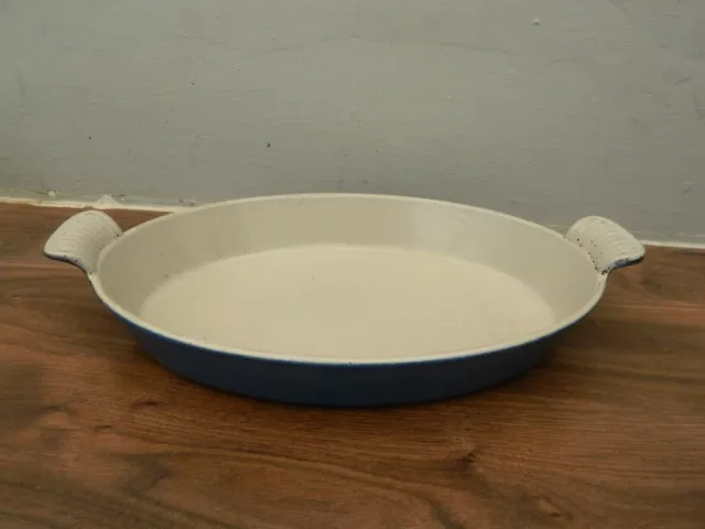 le creuset cast iron oven dish / serving dish - blue finish - size 32