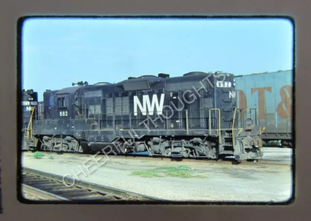 Original '76 Kodachrome Slide NW Norfolk Western 682 GP9 Kansas City       36K47