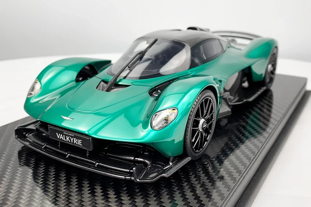 Miniature Frontiart Aston Martin Valkyrie Carbon 1/18 - Résine - Avec Vitrine