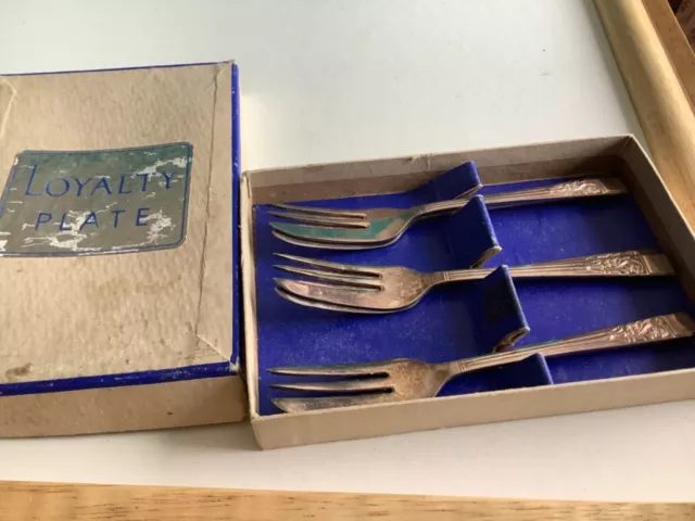 Six Vintage Silver Plated Cake Forks In Original Box pattern is Springtime