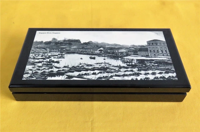 Staatsgeschenk Singapur Holzlackdose mit Fotodruck Flußansicht Singapore River