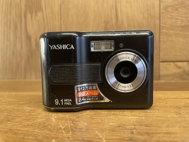 RARE : EXC+5 Yashica EZ-F924 9.1MP Compact Digital Camera AA