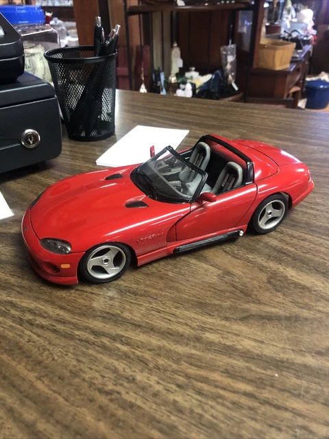 Burango 1992 Dodge Viper RT/10 1:18 Scale Die Cast Metal