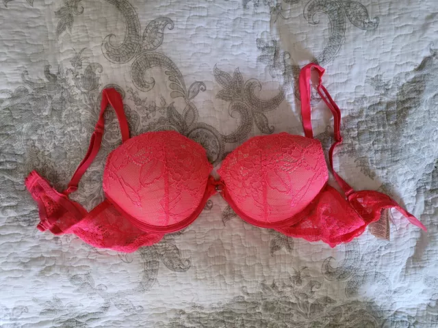 Pepper NWOT Classic All You Contour Underwire Convertible Bra