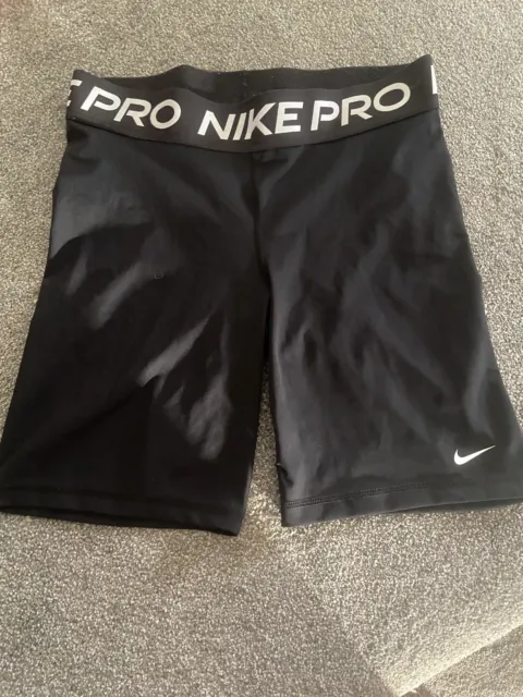 Pantaloncini Nike Pro taglia large difficilmente indossati