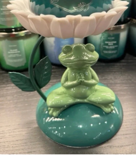 BATH & BODY Works Frog Under Lillypad 3 Wick Pedestal Candle Holder 95