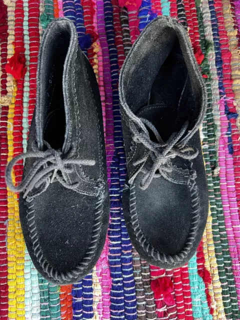 MINNETONKA Womens Size 6 Black Ankle Boots Shoes Moccasin Suede Lace Up 149 USA