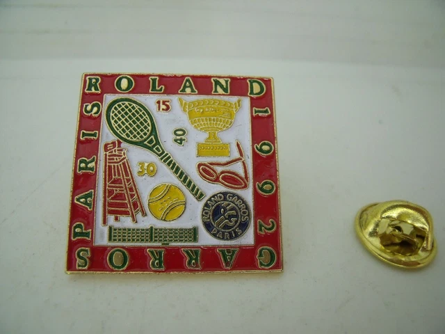 LOT 2 PIN'S ROLAND GARROS / magazines programme officiel 1992 et 1993 Tennis FFT EUR 5,00
