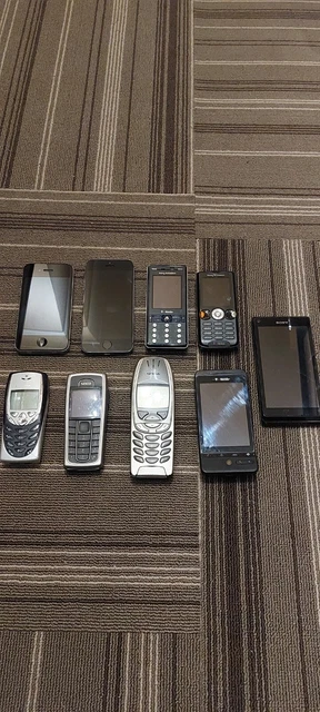 JOBLOT vintage MOBILE PHONES Nokia Sony  Sony Ericsson iPhone all GOOD Condition