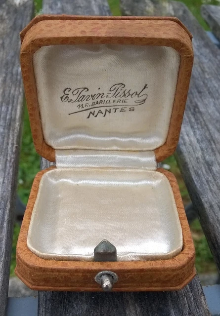 Ancien écrin à Bague Gainé De Cuir Blanc - Boîte à Bijoux Vintage Sans Marque Occasion