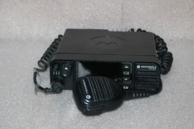 Motorola MOTOTRBO XPR5550 403-470 MHz UHF Two Way Radio AAM28QNN9KA1AN