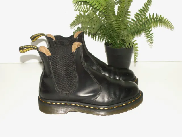 Dr. Martens 2976 black leather chelsea boots UK 4 (best suited to UK 4.5)