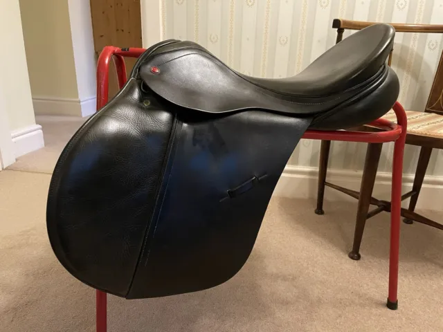 ALBION K2 GP  SADDLE  BLACK 18 inches MW