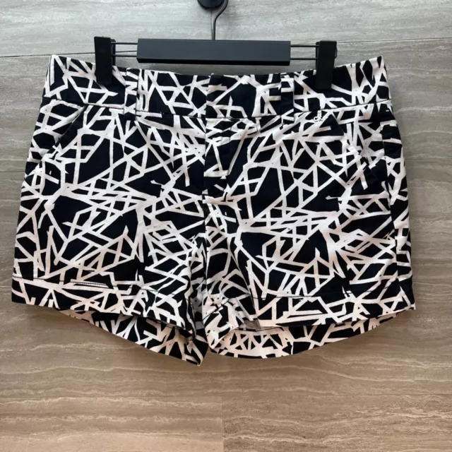Calvin Klein Women's Shorts Size 8 Black and White Zip Up Pockets Preowned