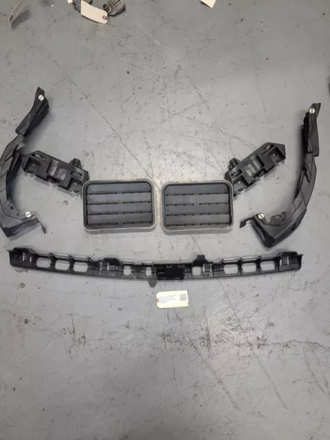 Rear Bumper Brackets & Quarter Pressure Vents 2014 Porsche Cayenne 2011-2013