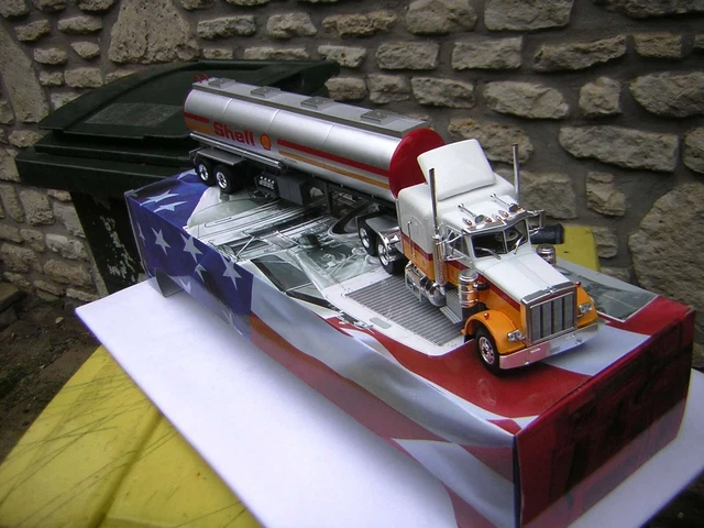 CAMION SEMI REMORQUE Citerne Americain 1970 Peterbilt 359 Shell 1/43